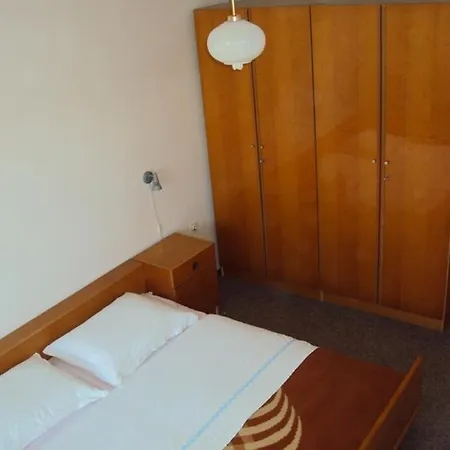 Apartment In With Terrace, Air Conditioning, Wifi Medulin