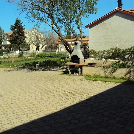Apartment In With Terrace, Air Conditioning, Wifi Medulin